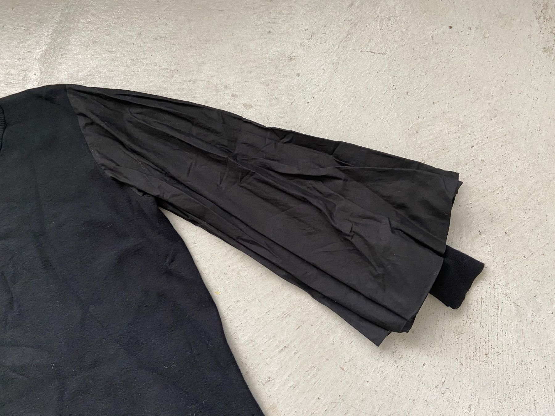 Maglioni & Felpe: Trendiger Schwarzer Pullover mit Ballonärmeln – Nuovo (secondo la descrizione) da Zürich venduto da Eves.vintage.element 2