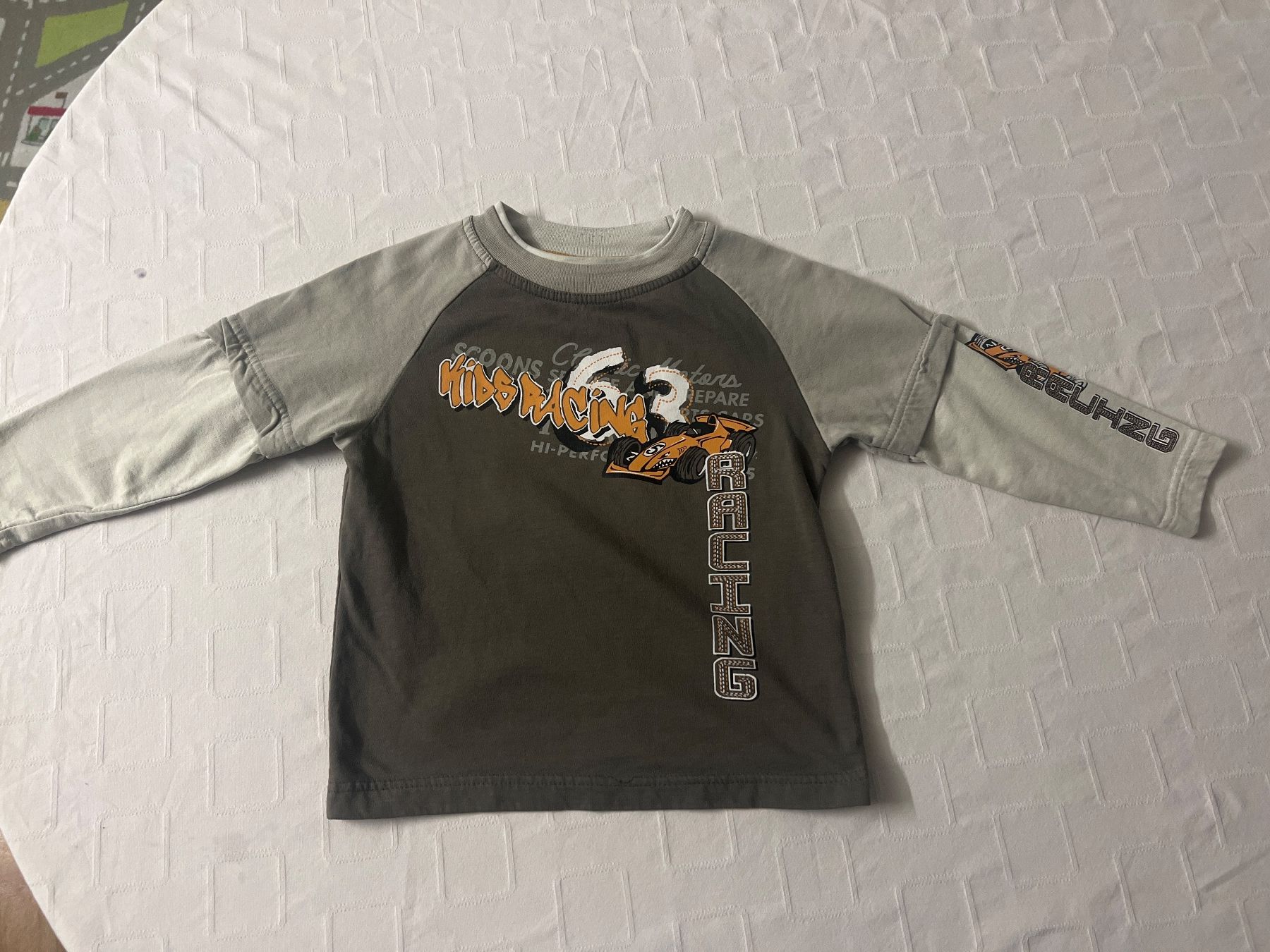 Maglioni & Felpe: 2er Set Kinder Pullover Gr. 104, Racing & Sport Design. – Usato da Basel venduto da friceberg2 1