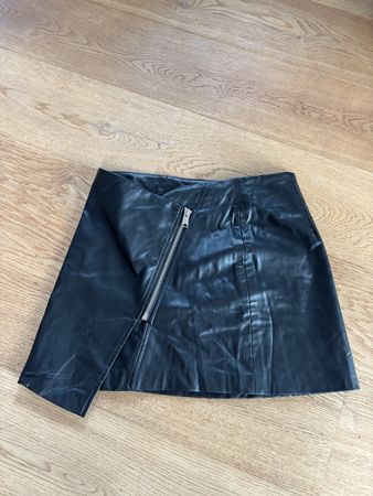 Zara Faux Leather Mini Skirt, Size XS