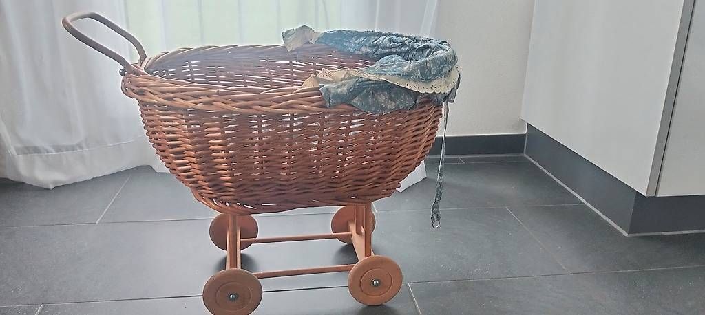 Puppenwagen: Puppenwagen – Gebraucht aus Therwil von sabi17sabi 1