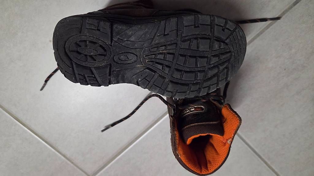 Scarpe per ragazzi: Kinderwanderschuhe Grösse 27 – Usato da Würenlingen venduto da ram_97c8 1