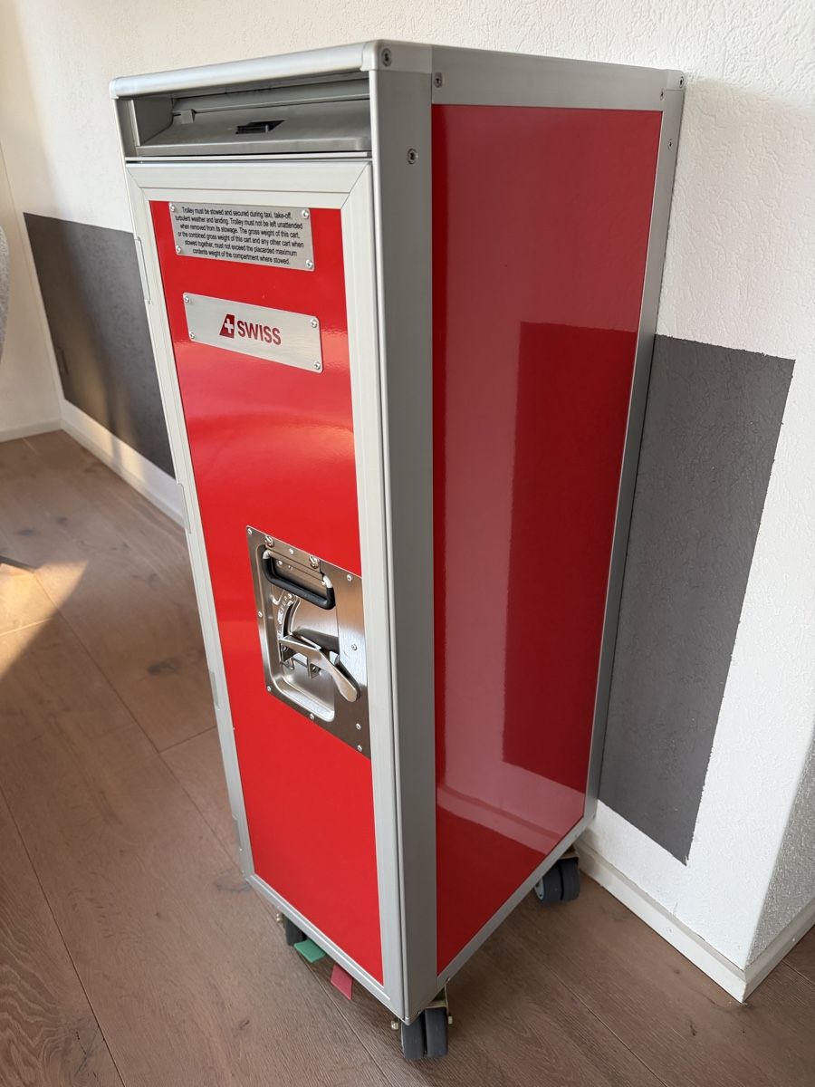 Sonstiges zu Aviatik: Flugzeug Trolley Swiss – Neu und originalverpackt aus Besenbüren von Be66
