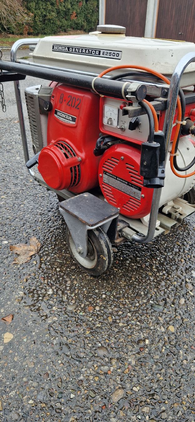 Honda Generatori di corrente: Stromgenerator Honda E 2500E – Usato da Romanshorn venduto da fag_gnd6 7