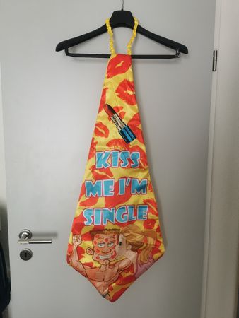 Krawatte "Kiss Me I'm Single" neu