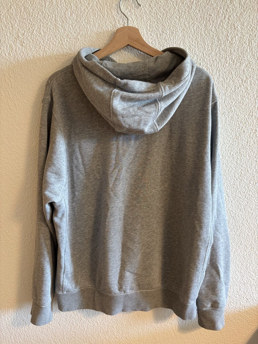 Maglioni & Felpe: NIKE GREY HOODIE – Usato da Küttigen venduto da noa_78fr 1