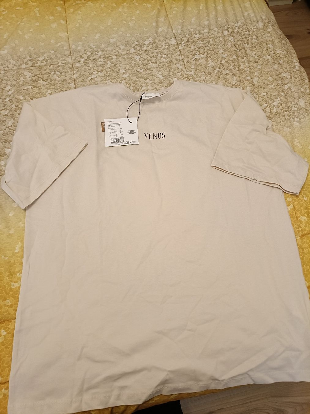 T-shirt: t shirt – Nuovo e nell'imballaggio originale da Domat ems venduto da Marika2213