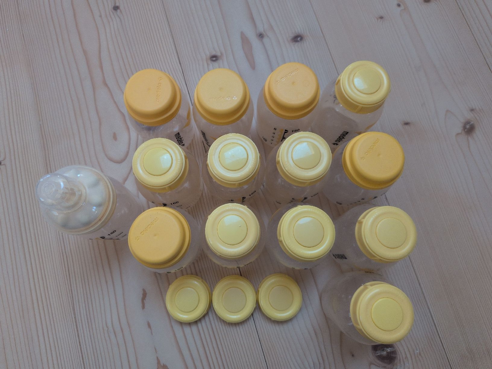 Medela Baby-Mahlzeiten: 14 Medelafläschchen 150ml – Gebraucht aus Oberhelfenschwil von Tattar 1
