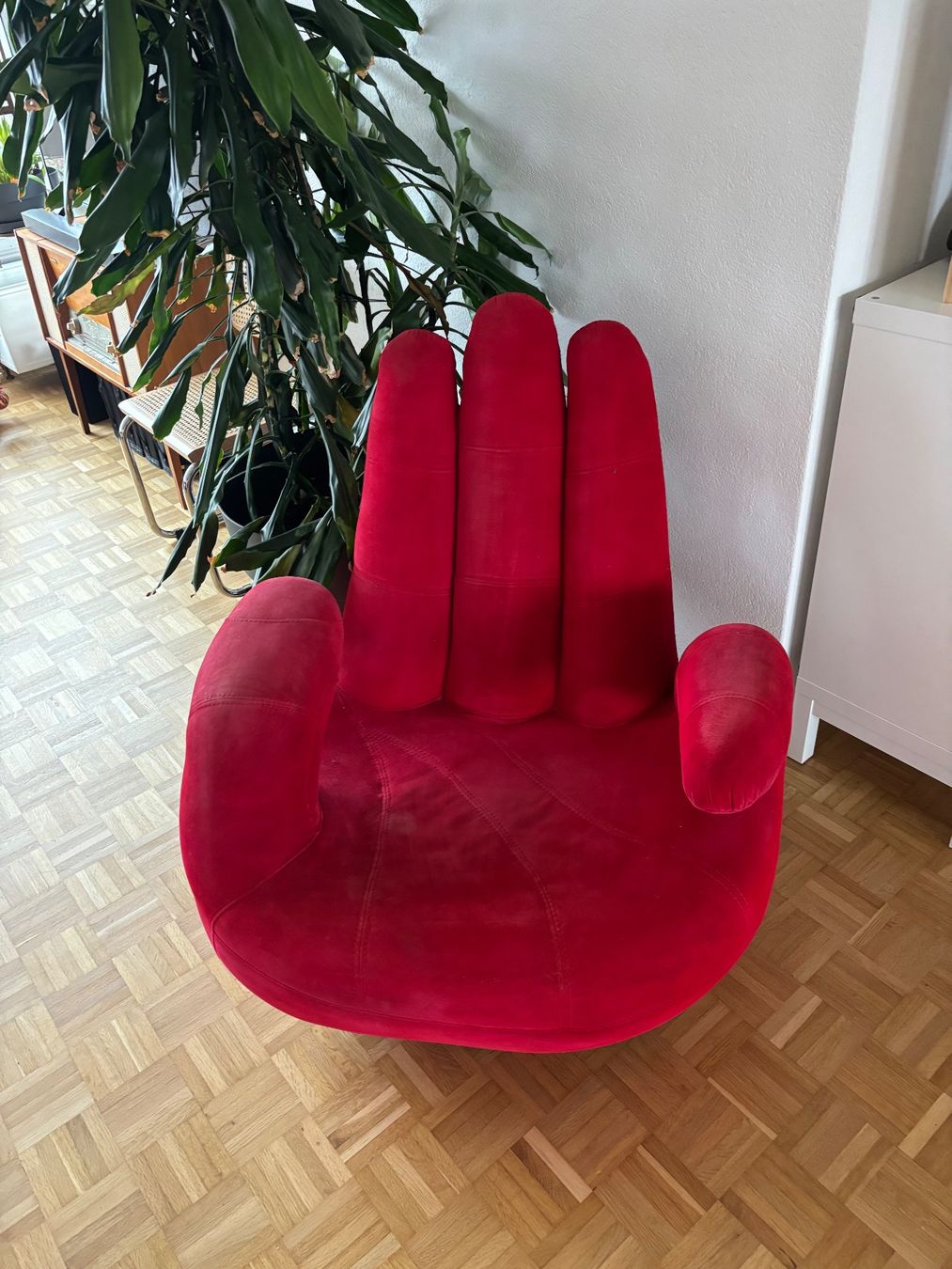 Poltrone: Roter Design Sessel Handform, witzig und bequem – Usato da Bern venduto da alm_p2j6