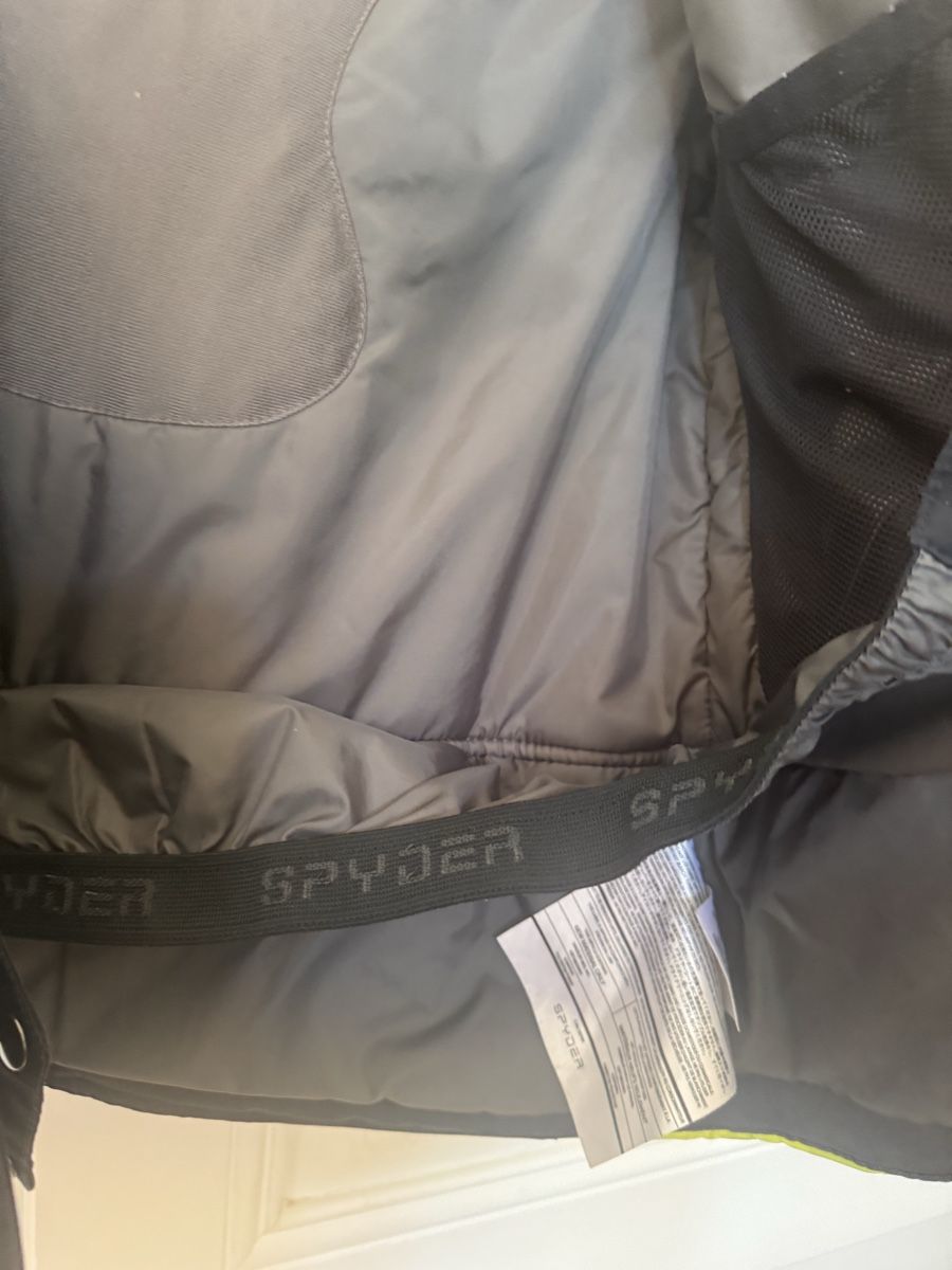 Spyder Jacken & Mäntel: Spyder Ski Jacket Grosse 128 – Gebraucht aus Bern von teppich23 4