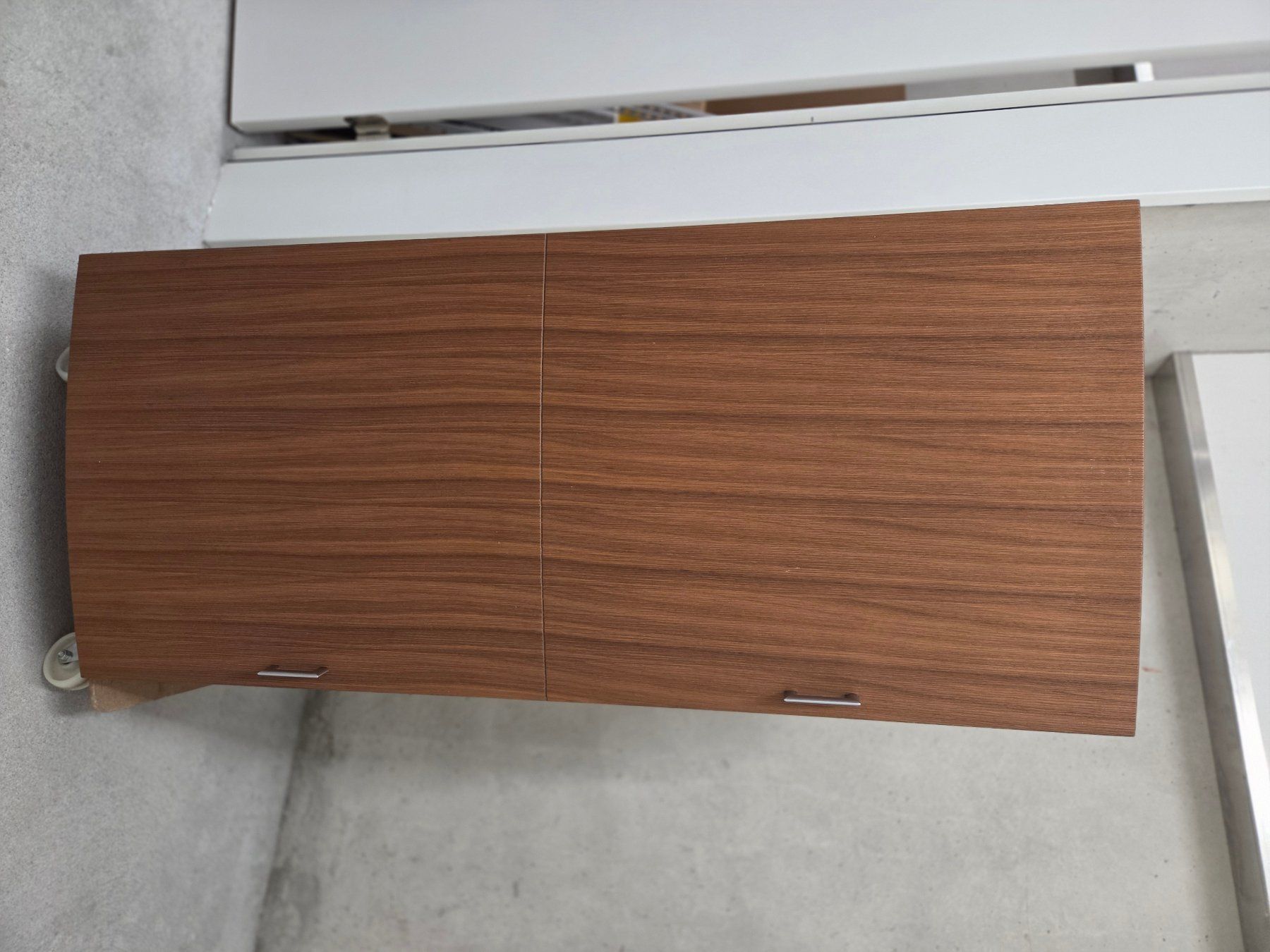 Meubles TV: Wall cabinet white with walnut effect door – D'occasion à Gockhausen par Alv_cer 2