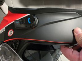 Motorradhelm mit Freisprechanlage