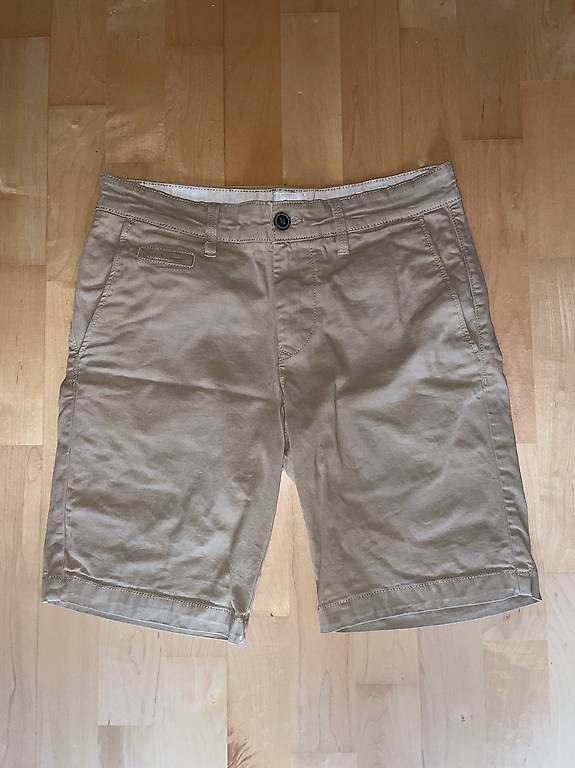 Pantaloni: Kurze Hose Beige (W30) – Usato da Neuhausen am Rheinfall venduto da Kordian_W