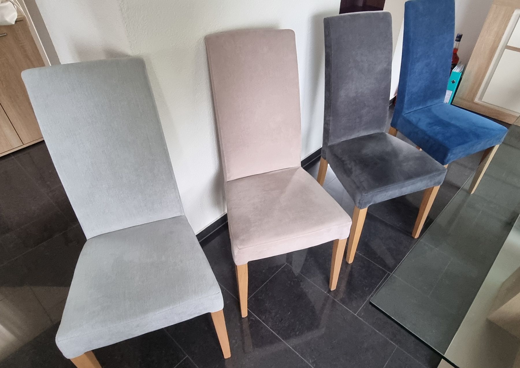Set di tavolo e panche: Esszimmertisch mit 8 Stühlen – Usato da Bellach venduto da Super15 4