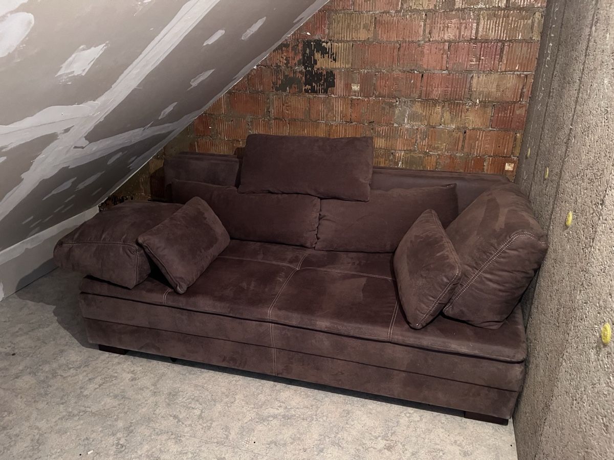 Divani: Bettsofa mit Wildlederoptik – Nuovo (secondo la descrizione) da St. Gallen venduto da OneDollarShop