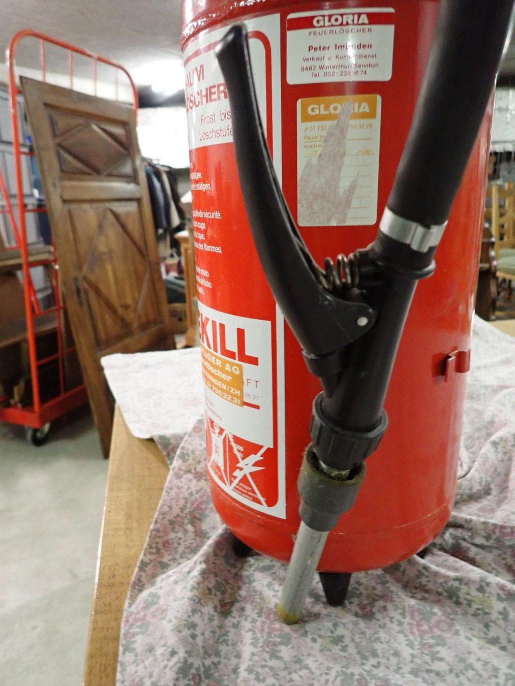 Feuerlöscher: Alter Feuerlöscher – Gebraucht aus Wallisellen von Mf1000 6