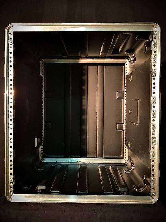 Altri accessori: flight case S.K.B 12 Unités 36 trous – Usato da La Chaux-de-Fonds venduto da Simone1180