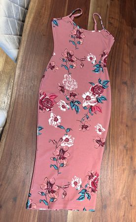 Sommerliches, figurbetontes Kleid mit Blumenmuster XS