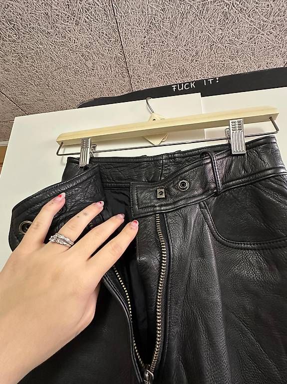 Pantaloni: Echtleder Motorradhose Highwaist – Usato da Buttikon SZ venduto da roy_pvy5 2