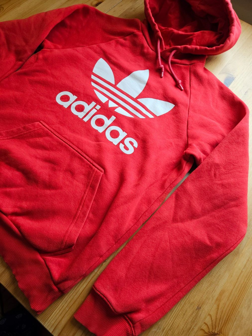 Adidas Maglioni & Felpe: Hoodie adidas Grösse S rot – Usato da Hägglingen venduto da United-Village-Trade 2