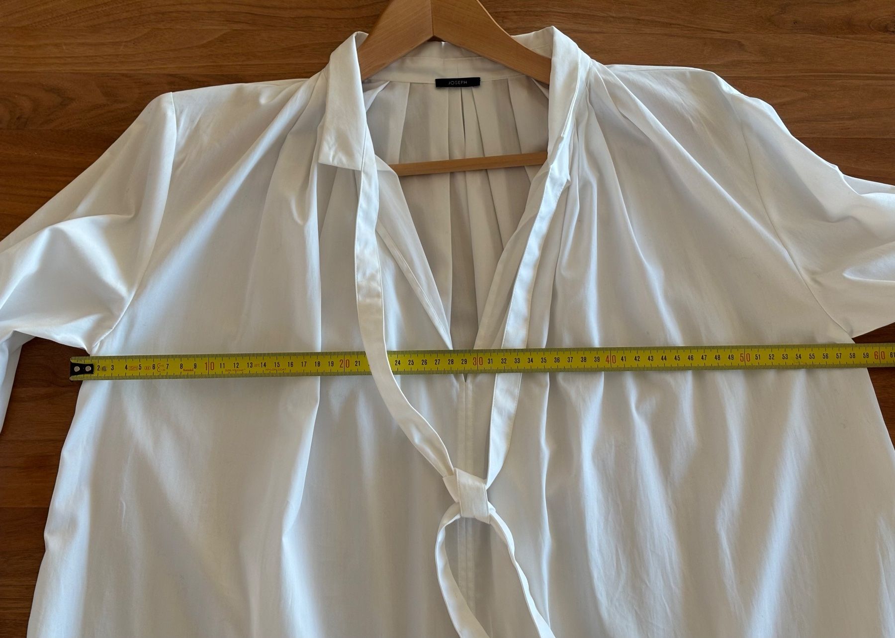 Camicette: Topaktuelle weisse Bluse der Edelmarke JOSEPH – Nuovo (secondo la descrizione) da Zürich venduto da bmw_q6zk 5