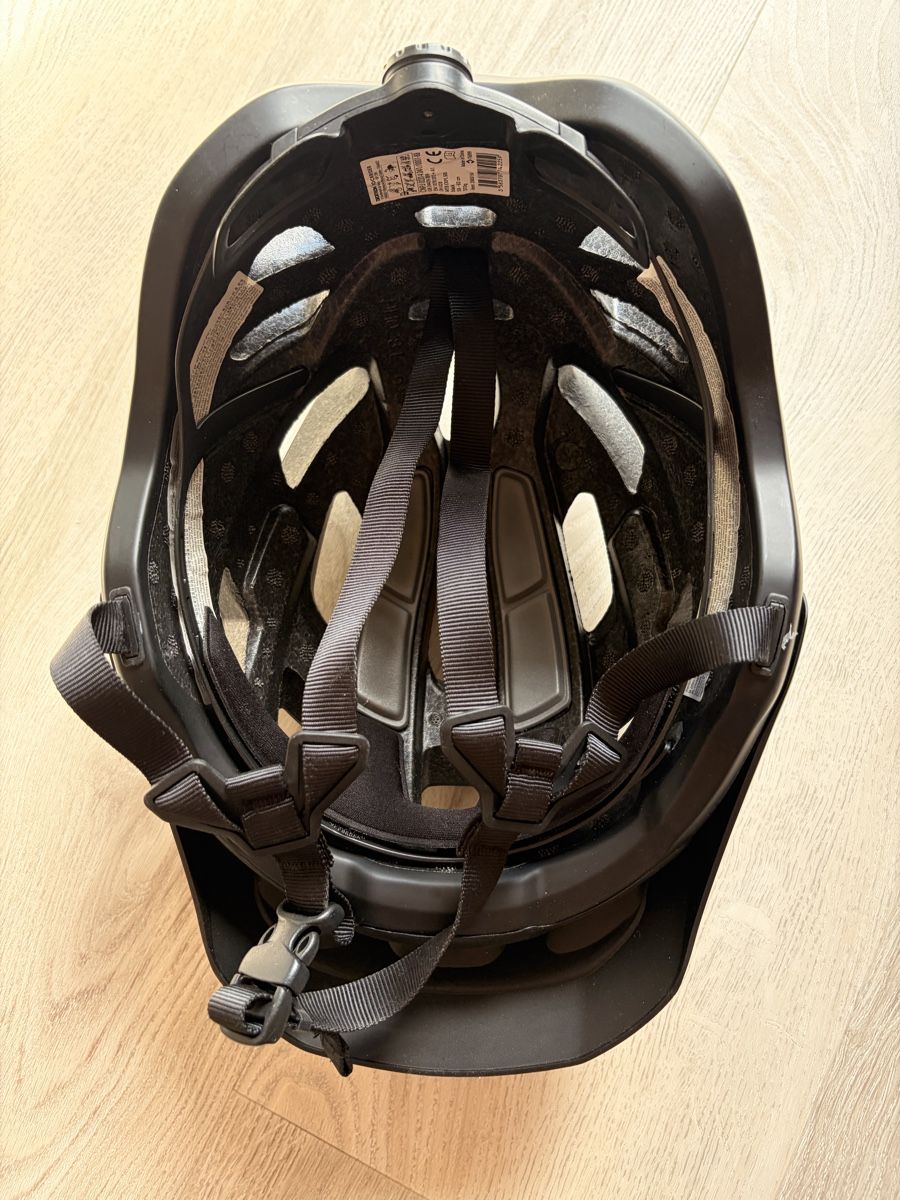 Decathlon Caschi: Rockrider MTB Velo Helm – Usato da Utzigen venduto da fru_6zq6 2