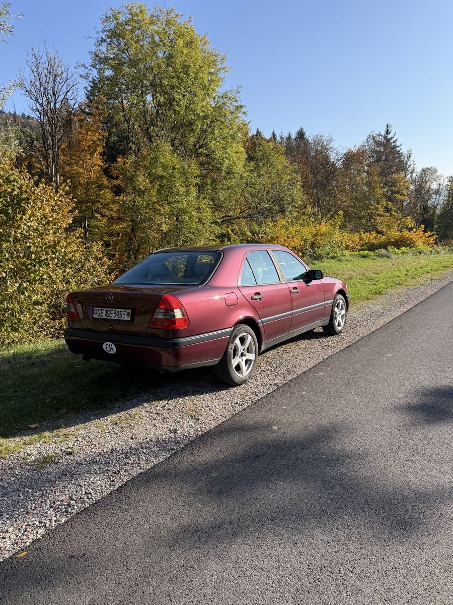 Mercedes-Benz Automobili: Mercedez-Benz C280 – Usato da Genève venduto da Kevin20246 2