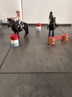 Schleich Pferde Spielzeug Set mit Reiter 