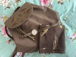 Konvolut Rucksack, Foulard und Armbanduhr