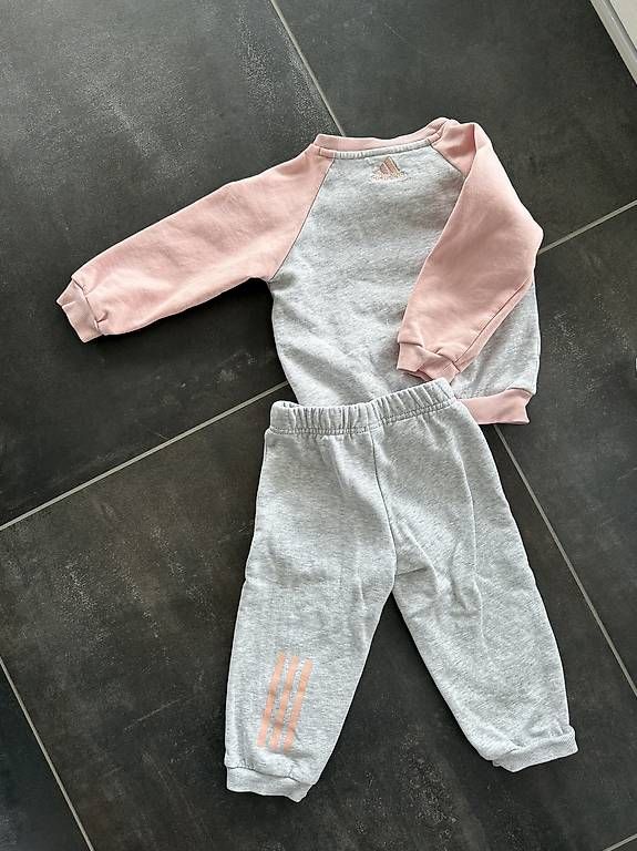 Adidas Maglioni & Felpe: Adidas Trainer / Hosen und Pullover 9-12 Mt – Usato da Lüterkofen venduto da GiCa_ 3