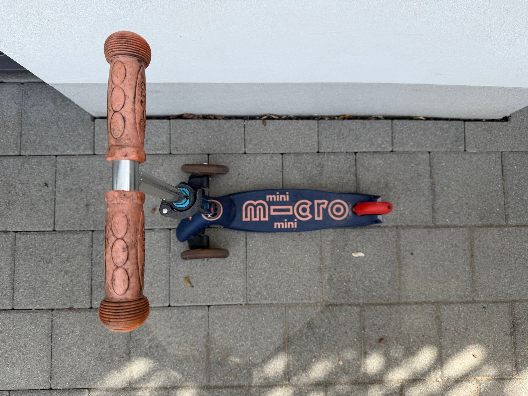 Micro Kickboard: Mini micro Trotinett Scooter mit LED Rädern – Usato da Münchenstein venduto da eitopomar 1