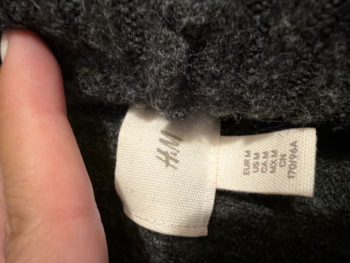 H&M Maglioni & Felpe: Damen Pullover H&M gestreift mit Rollkragen Grösse M – Usato da Luzern venduto da Lorena.haj 2