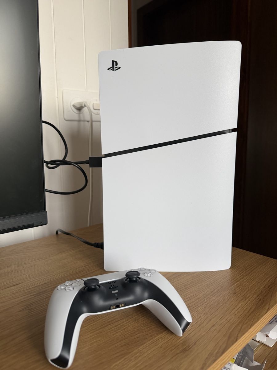 Sony Console: Ps5 slim edition 2025, console+ télé gaming  – Nuovo (secondo la descrizione) da Granges-Marnand venduto da baj_89l9