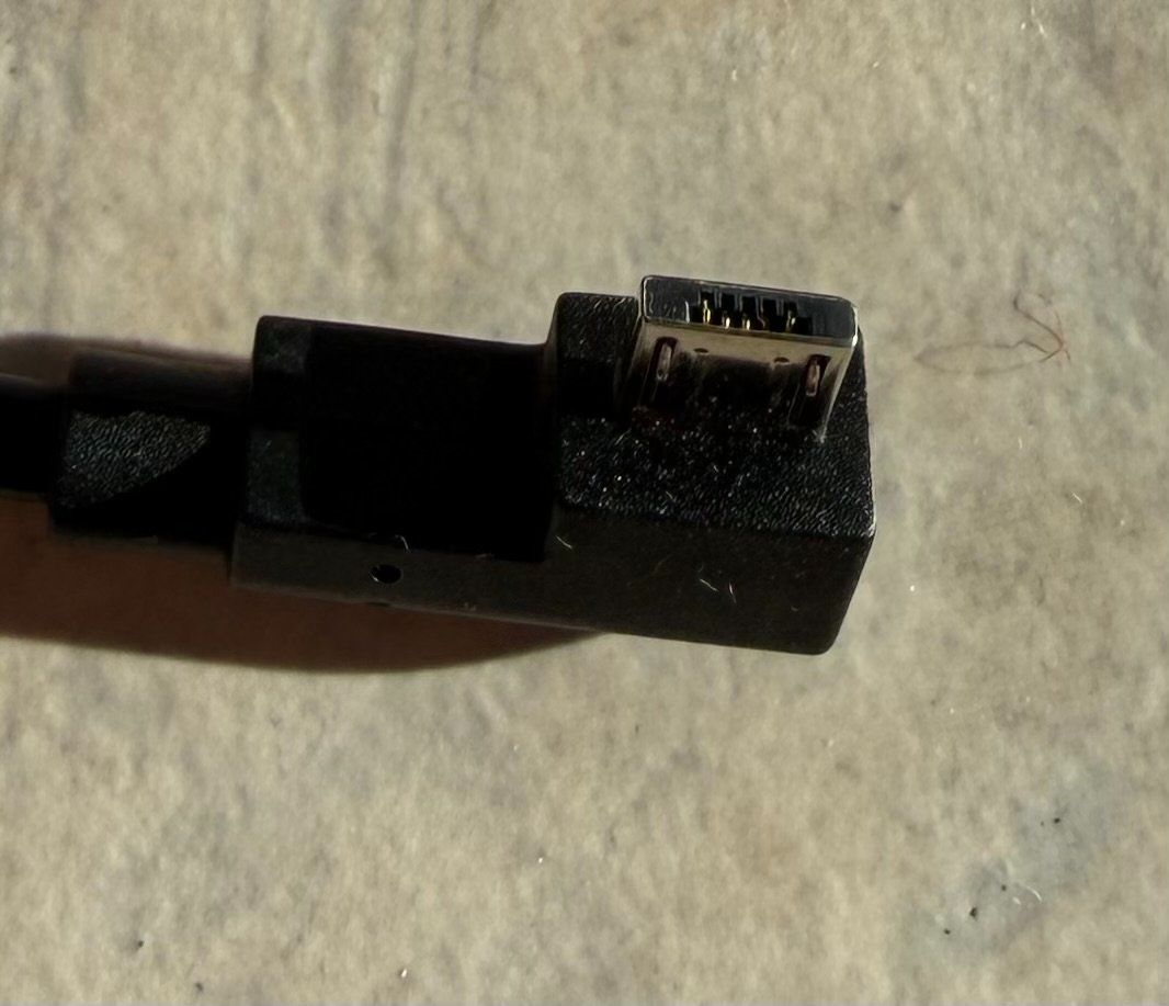 Apple Unità & Adattatore: Adapter Iphone mit Lightning-Anschluss auf USB 2.0 Micro A! – Usato da Steffisburg venduto da Petroselium 2