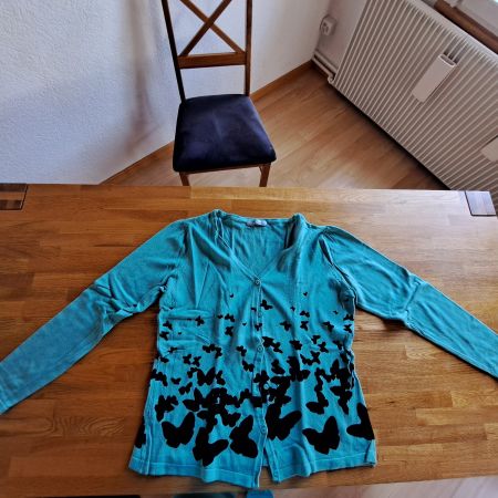 wenig getragene Strickjacke, Firma Himmelblau, grösse 42