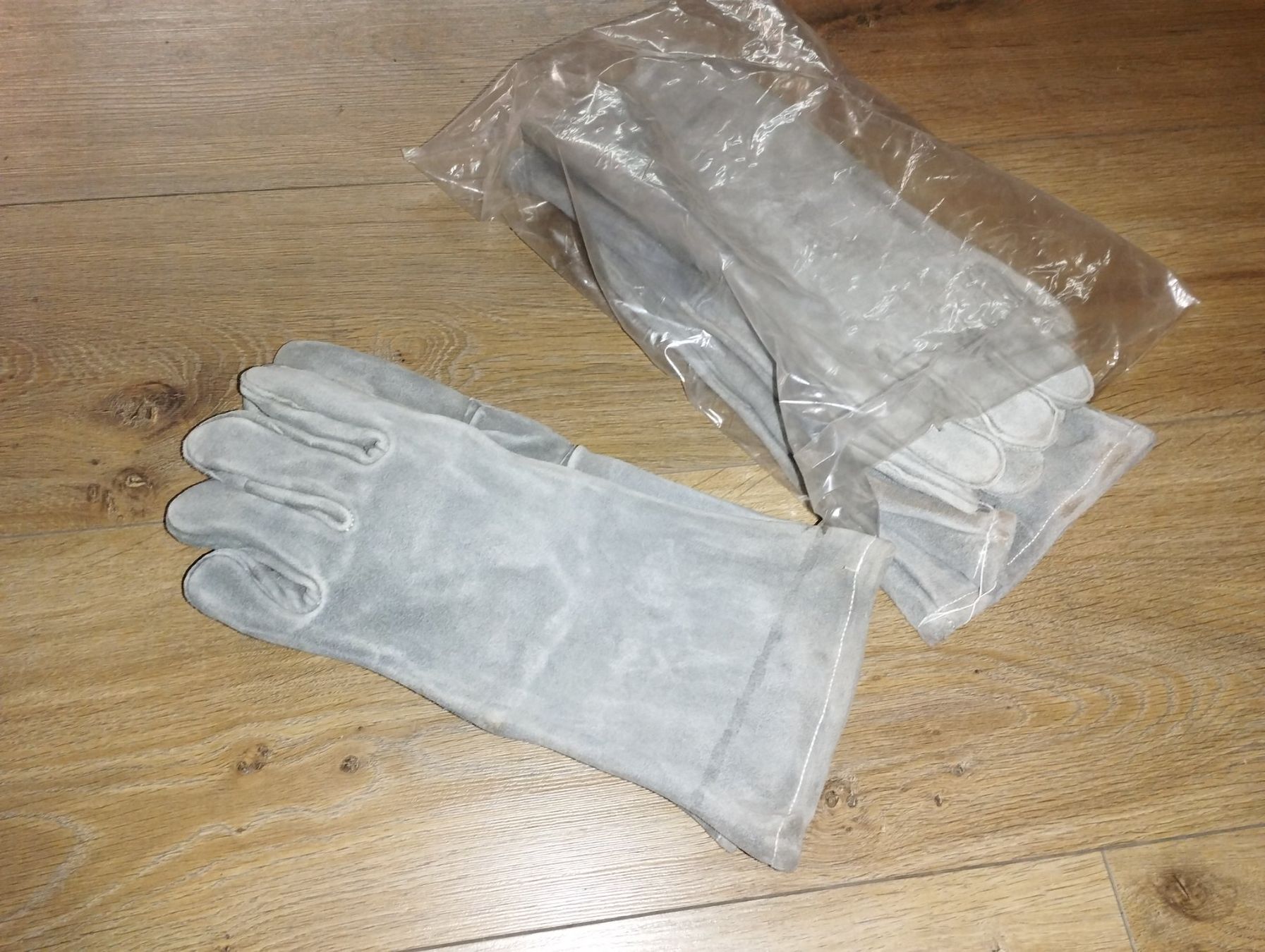 Gants & mitaines : Schweiss Handschuhe – Neuf (Voir description) à Dallenwil par Mnied 2