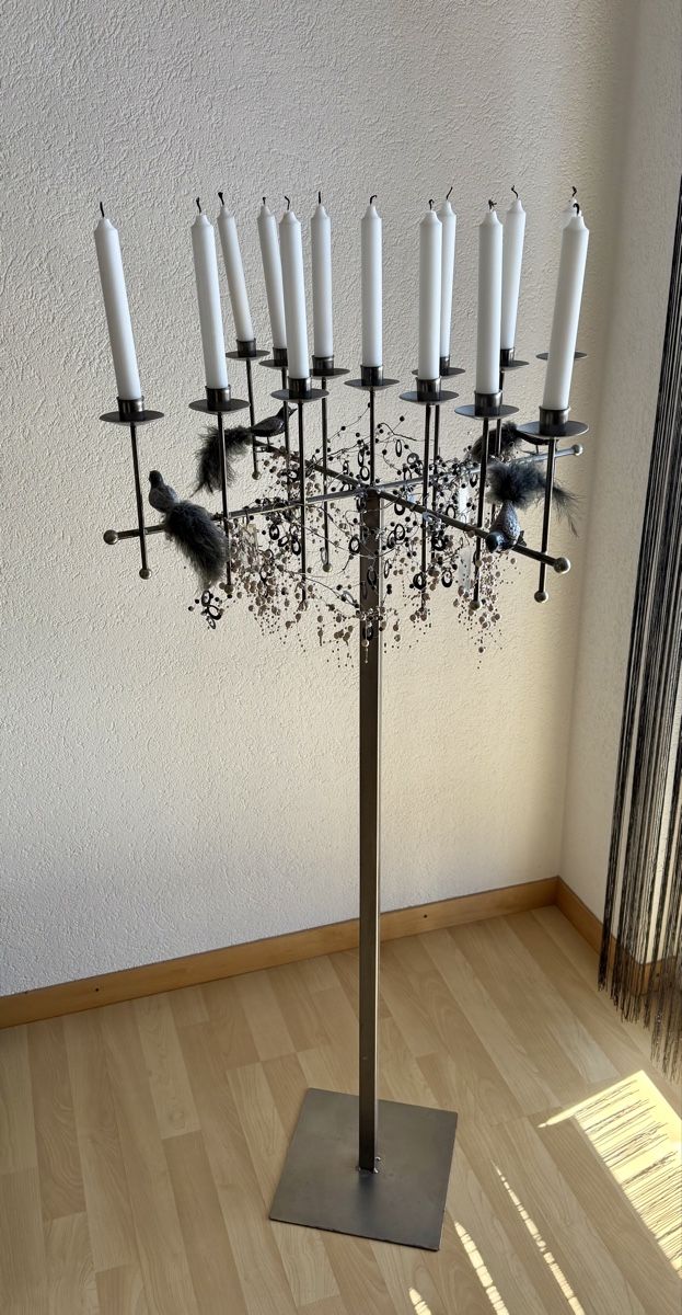 Portacandele: Grosser Kerzenständer mit Kerzen – Usato da Münsingen venduto da energystar15