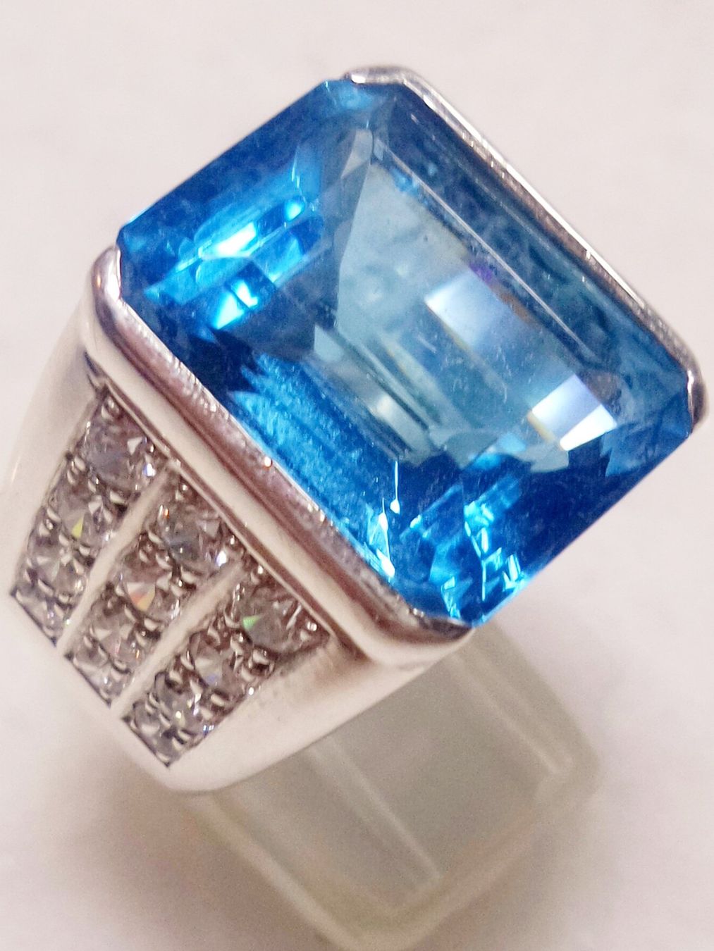Anelli: Schwerer Edelstein Fingerring – Nuovo e nell'imballaggio originale da Zürich venduto da adriben 2