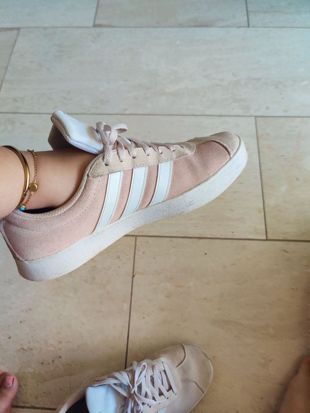 Adidas Chaussures femmes: Adidas sneakers – D'occasion à Dübendorf par vas_69xt