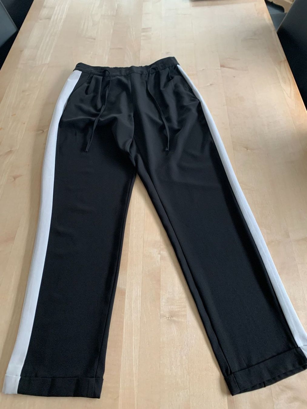 Hosen: Damenhose schwarz Gr.L – Neu (gemäss Beschreibung) aus Azmoos von Verwir64