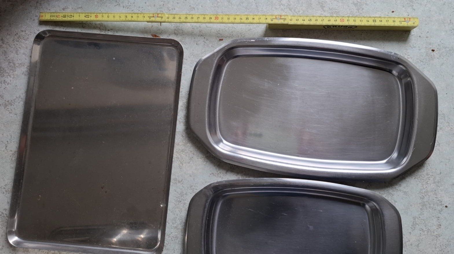 Elettrodomestici da cucina: Verschiedene Chromstahlplatten und - gefässe – Usato da Wettingen venduto da huitzilopostli 2
