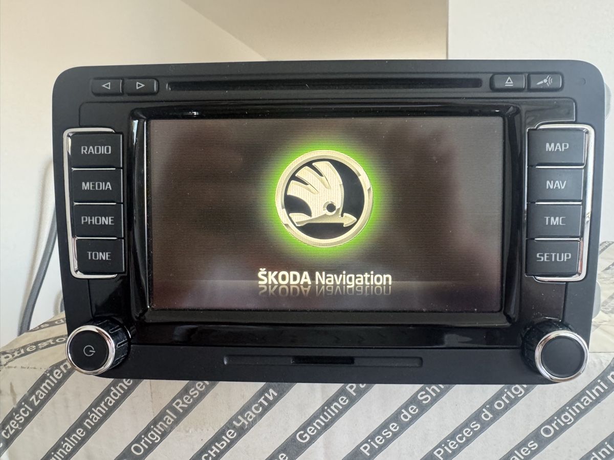 Navigationsgeräte: Skoda RNS 510 Navigation mit DAB+ – Gebraucht aus Dietikon von Visipower