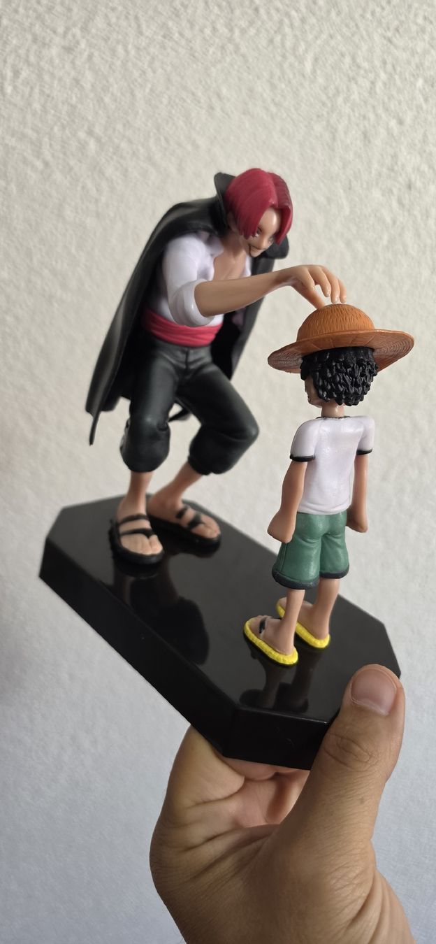 Figurines: Statuetta One Piece Luffy e Shanks base nera buone – Neuf (Voir description) à Willisau par max_k5fl 2