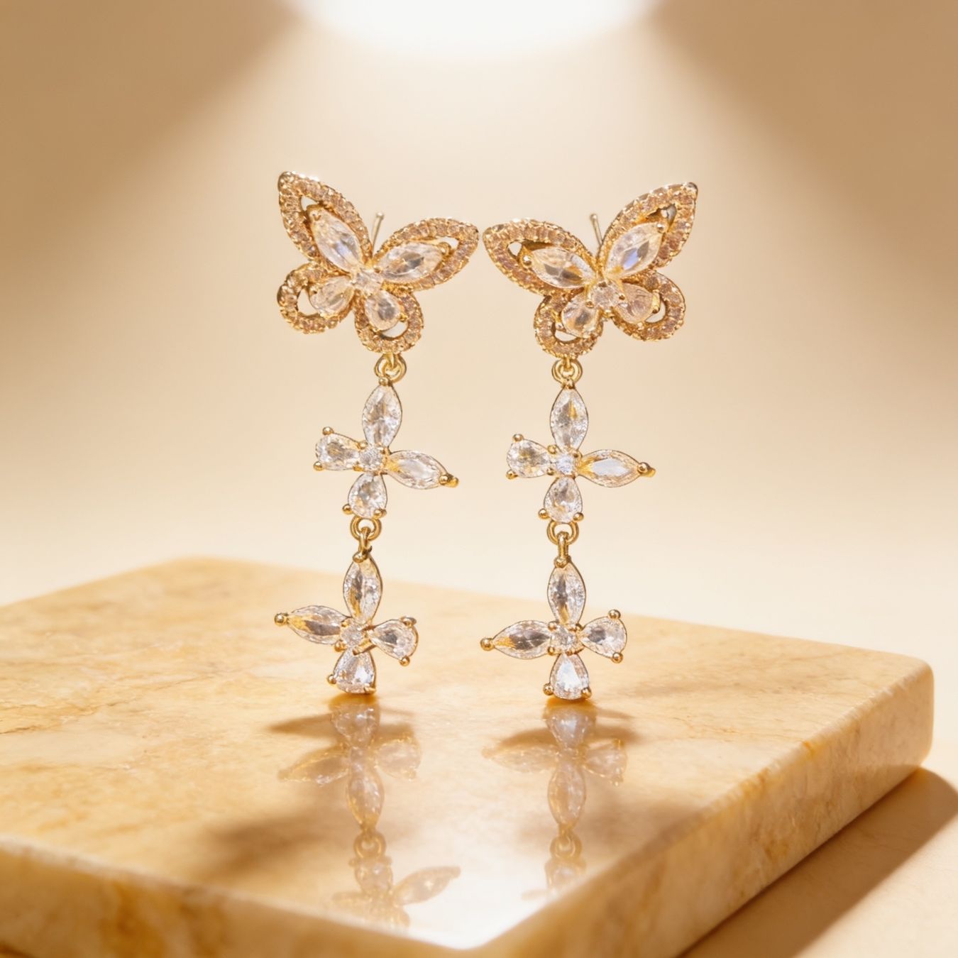 Orecchini pendenti & Orecchini a lobo: Boucles d'oreilles papillon – Nuovo e nell'imballaggio originale da St-Maurice venduto da Sandrinette123