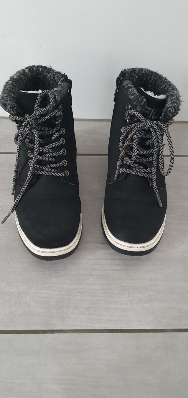 Fila Chaussures femmes: Fila Winterschuhe, Gr. 36 – D'occasion à Wallenwil par Rainbow45