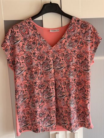 Damen T-Shirt JANINA Koralle Paisley Print Grösse 36, Top!