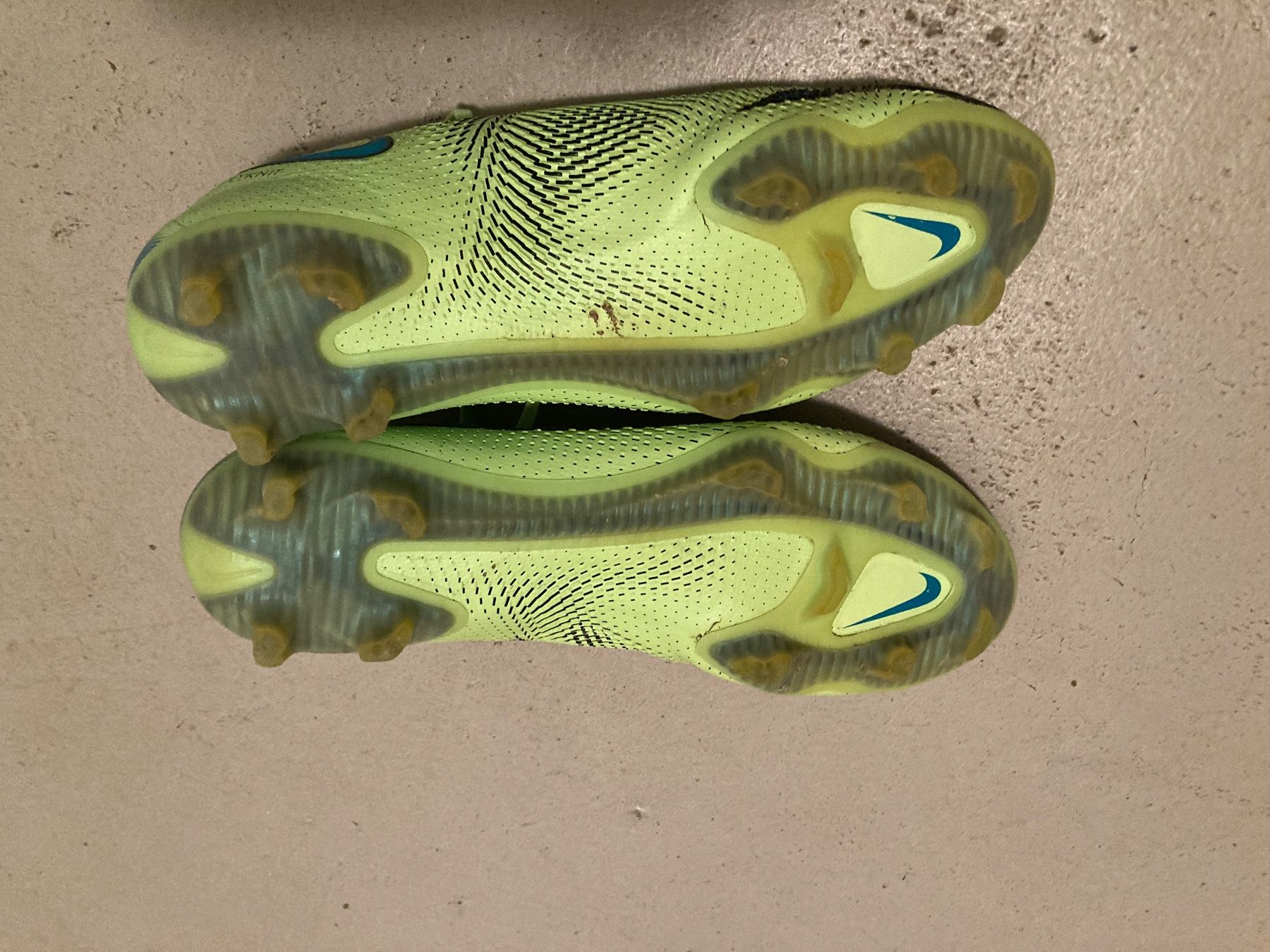 Nike Scarpe da uomo: Fussballschuhe – Usato da Bettlach venduto da Valgoy 7