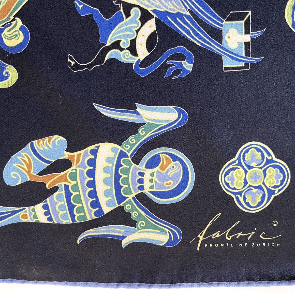 Fabric Frontline Foulard & Sciarpe: FABRIC FRONTLINE Silk Scarf – Nuovo (secondo la descrizione) da Emmen venduto da Avviivva_Com2023 6