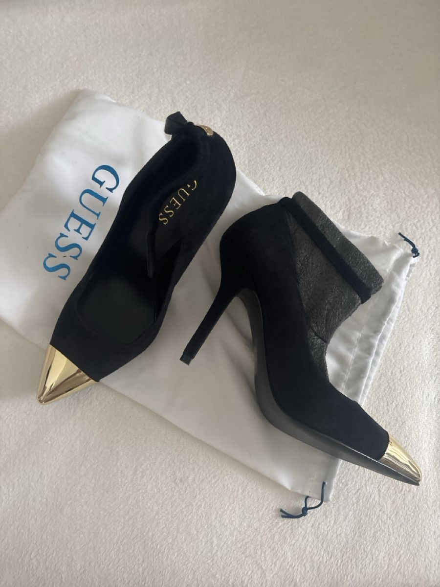 Guess Scarpe da donna: Guess Pumps Gr. 38 Schwarz mit Gold – Nuovo (secondo la descrizione) da Feusisberg venduto da LadyLook 1