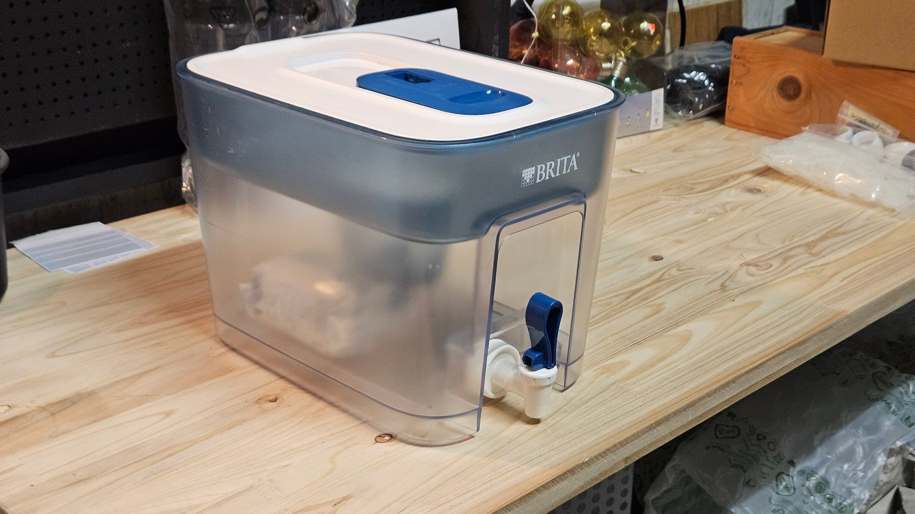 Sanitari: Brita Flow Wasserspender mit Wasserfilter – Usato da Rickenbach LU venduto da Lindius