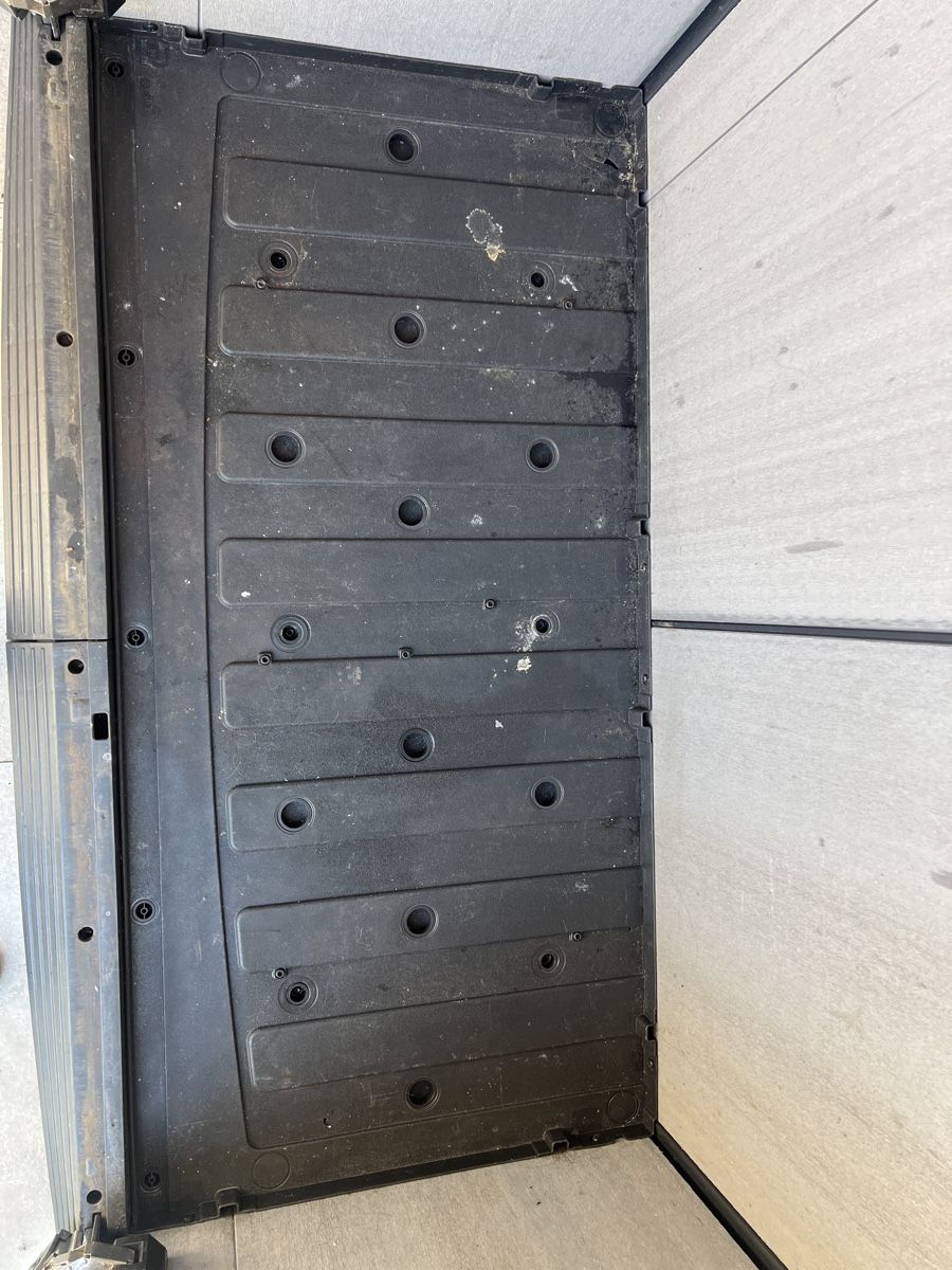 Keter Box contenitori: Keter Geräteschrank – Usato da Oensingen venduto da _oli_1985 3